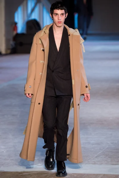Look 13